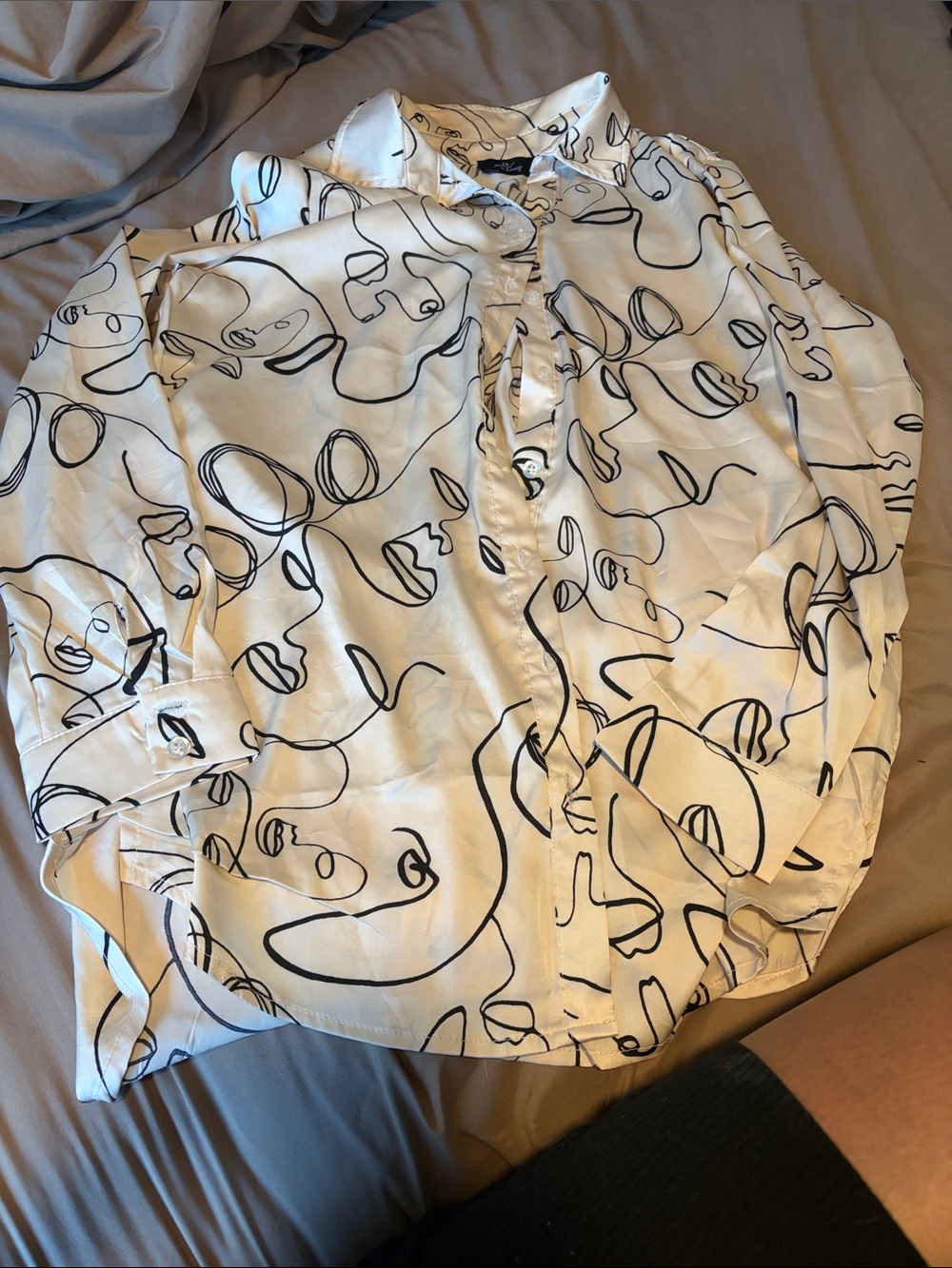 Abstract Line-Print White Blouse - Women